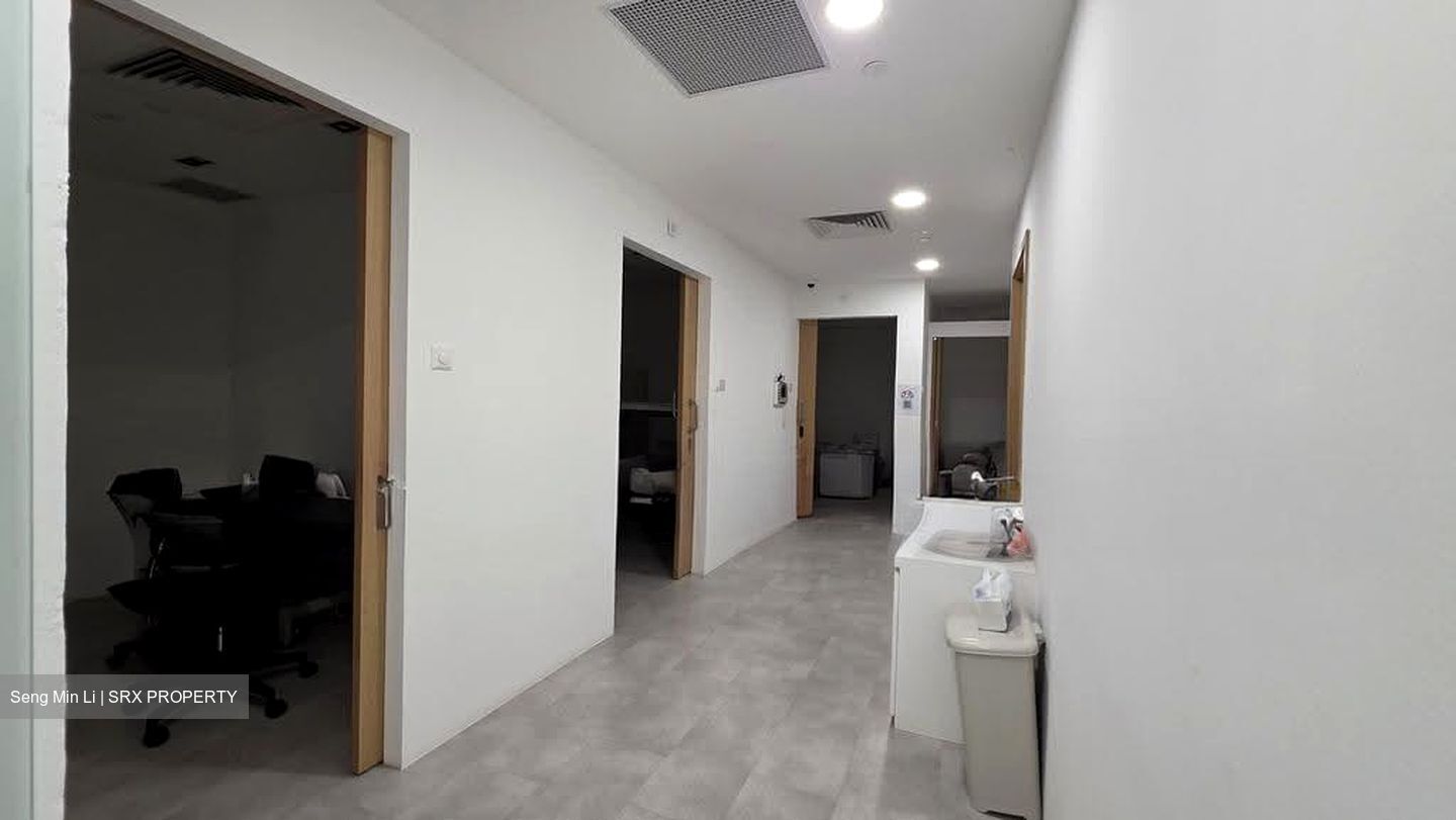 Tong Building (D9), Office #626371441